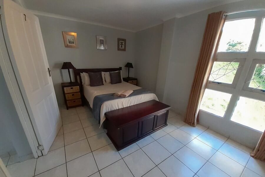 LookOut Ramsgate, Self-catering accommodation and holiday rental, Ramsgate, KZN - holiday home interior