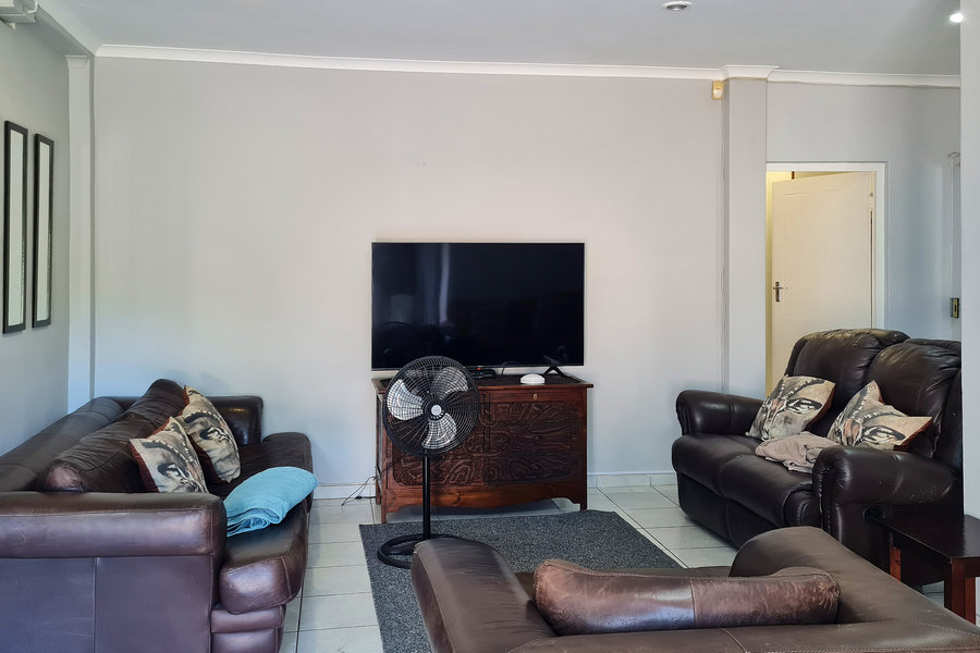 LookOut Ramsgate, Self-catering accommodation and holiday rental, Ramsgate, KZN - holiday home interior