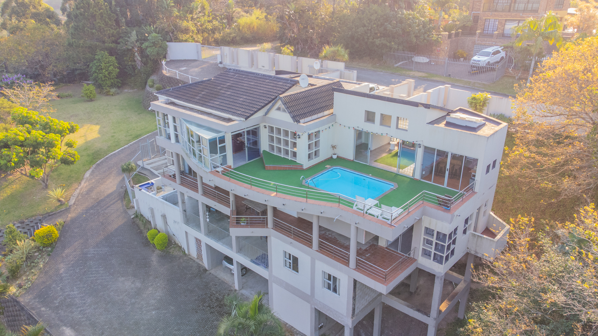 Main house - LookOut self-catering accommodation in Ramsgate, KZN. Holiday home rental